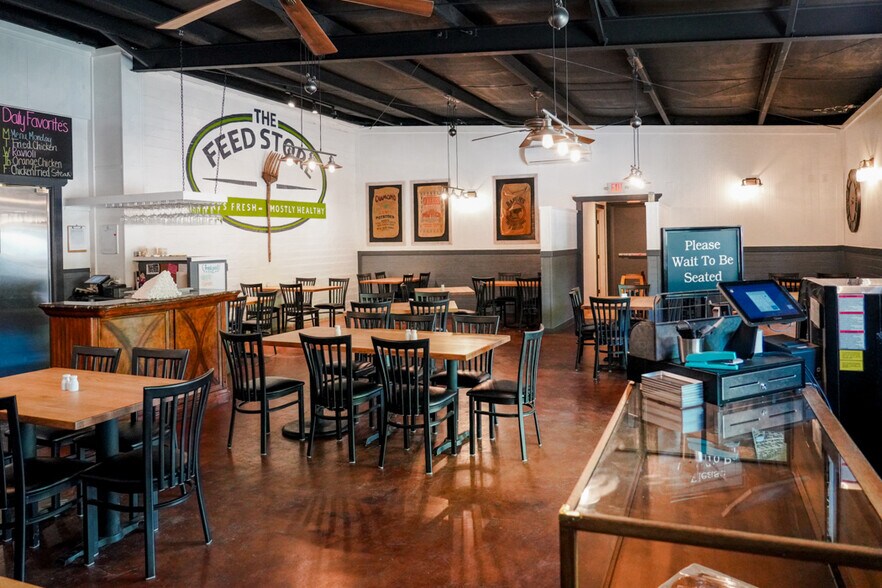 More Photos Of 210 W Railroad St, El Campo Service For Sale