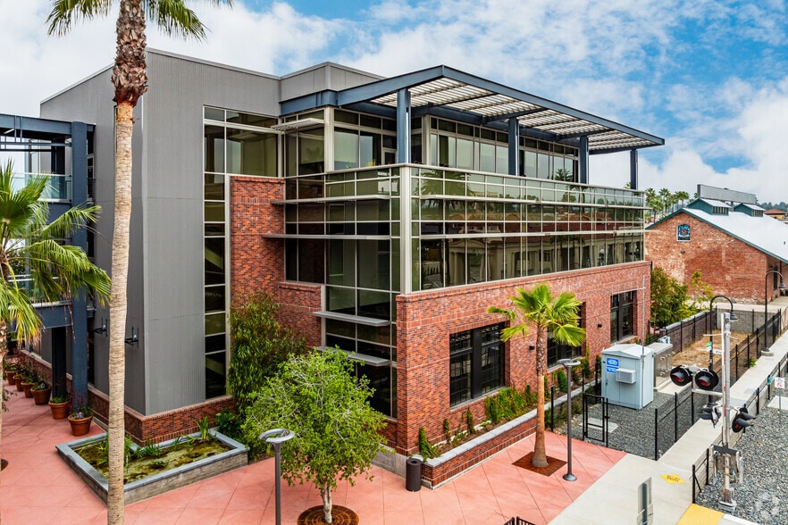 More Photos Of 321 Orange St, Redlands Unknown For Lease