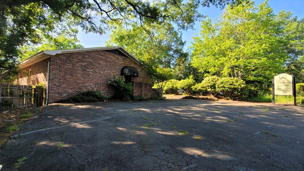 More Photos Of 101 Chapman St, Greenville Office For Sale