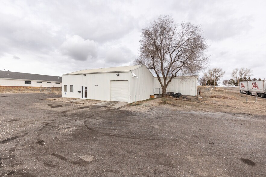 More Photos Of 1120 Chestnut St, Carlin Light Distribution For Sale