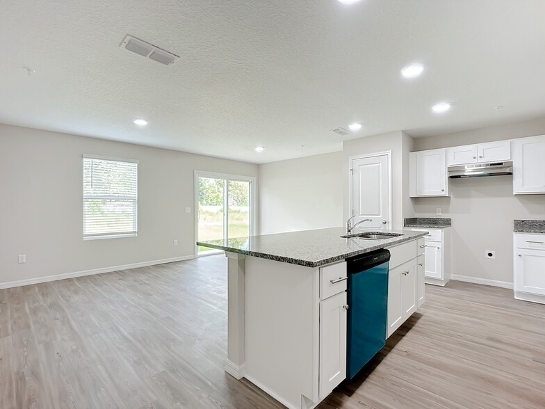 More Photos Of 9556 Hood Rd, Jacksonville Apartments For Sale