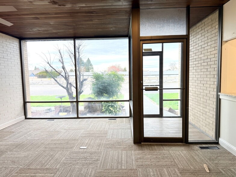 More Photos Of 2427 W Falls Ave, Kennewick Medical For Lease