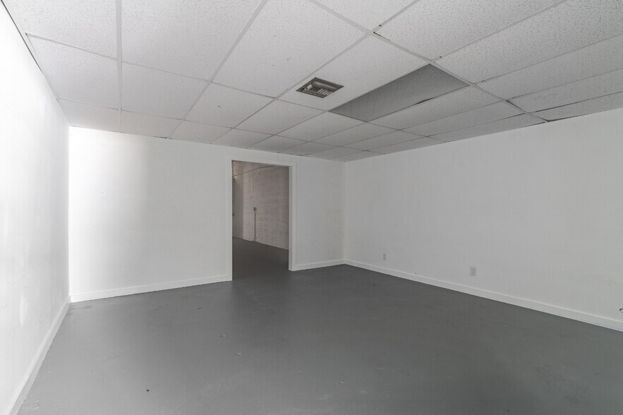 More Photos Of 3507-3530 NW 10th Ave, Oakland Park Warehouse For Lease