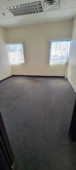 More Photos Of 5440 W Sahara Ave, Las Vegas Medical For Lease