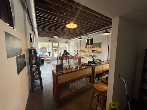 More Photos Of 1110 Main St SW, Roanoke Storefront For Sale