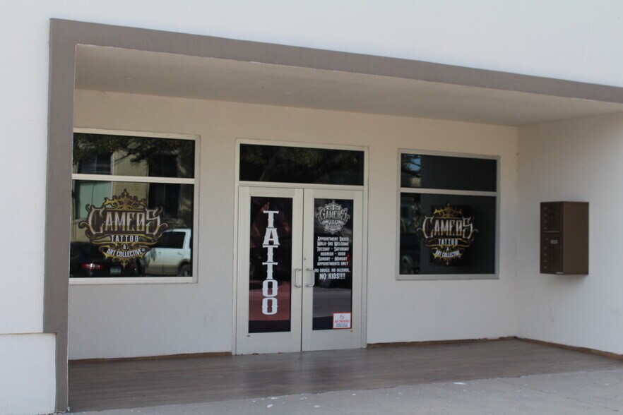 More Photos Of 302 W Defee Ave, Baytown Specialty For Sale