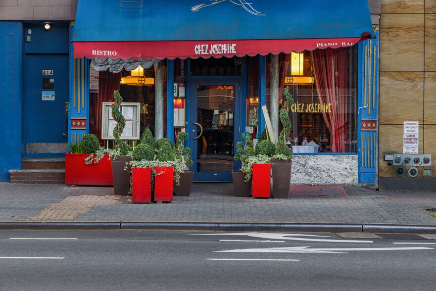 More Photos Of 414 W 42nd St, New York Apartments For Sale