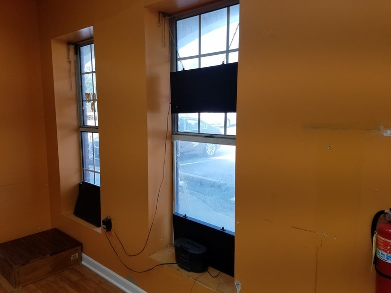 More Photos Of 13613-13637 Annapolis Rd, Bowie Storefront For Sale