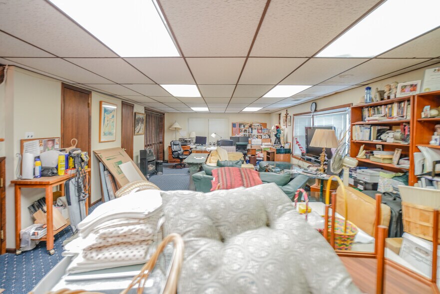 More Photos Of 610 S Cedar Ln, Upper Darby Office Residential For Sale