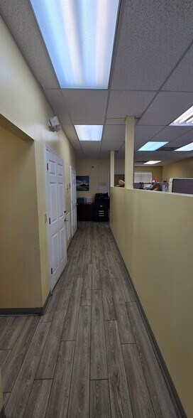 More Photos Of 10845 Park Dr, Riverview Healthcare For Lease