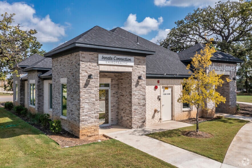 More Photos Of 1762 Keller Pky, Keller Office For Sale