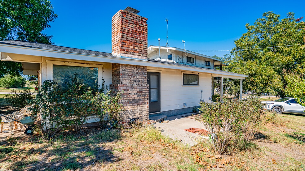 More Photos Of 1275-1299 Big Valley Cir, Lipan Trailer Camper Park For Sale