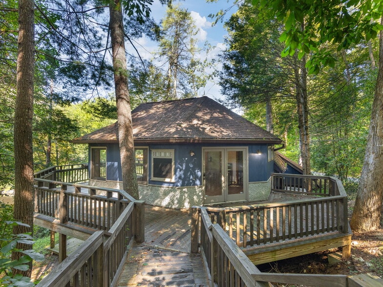 More Photos Of 447 Lily Pad Ln, Flat Rock Lodge Meeting Hall For Sale