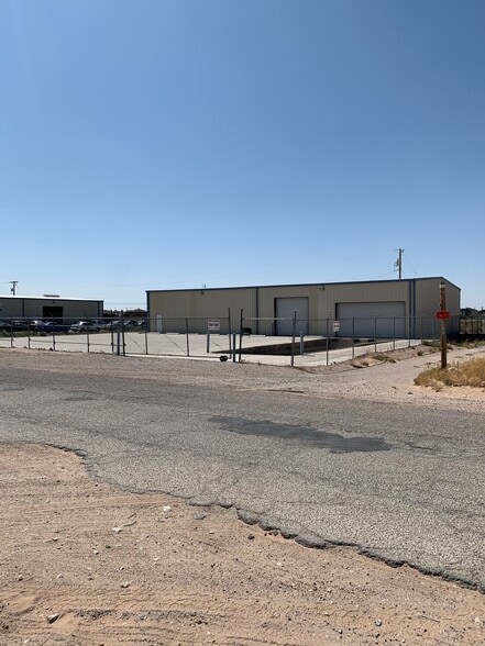 More Photos Of 12708 Montana Ave, El Paso Warehouse For Lease