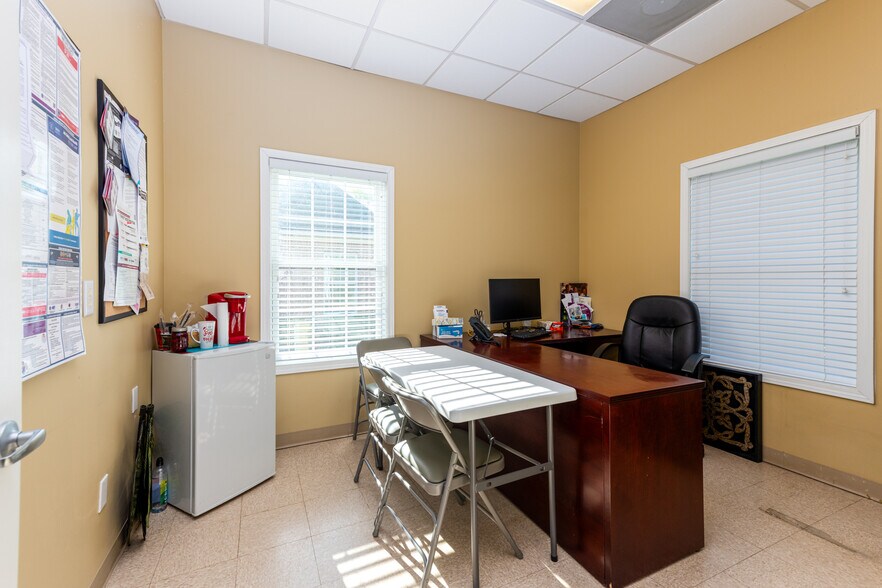 More Photos Of 111 Laurel Creek Rd Se, Calhoun Medical For Lease