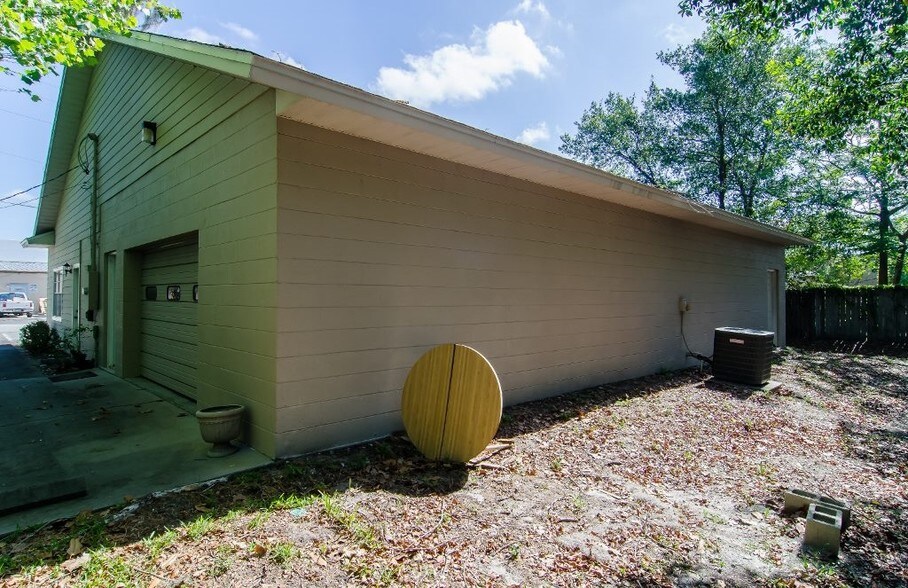 More Photos Of 258 Short Ave, Longwood Office For Sale