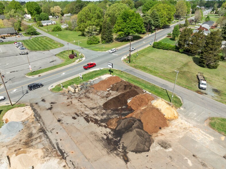 More Photos Of 110 E Wall St, Rural Hall Garden Center For Sale