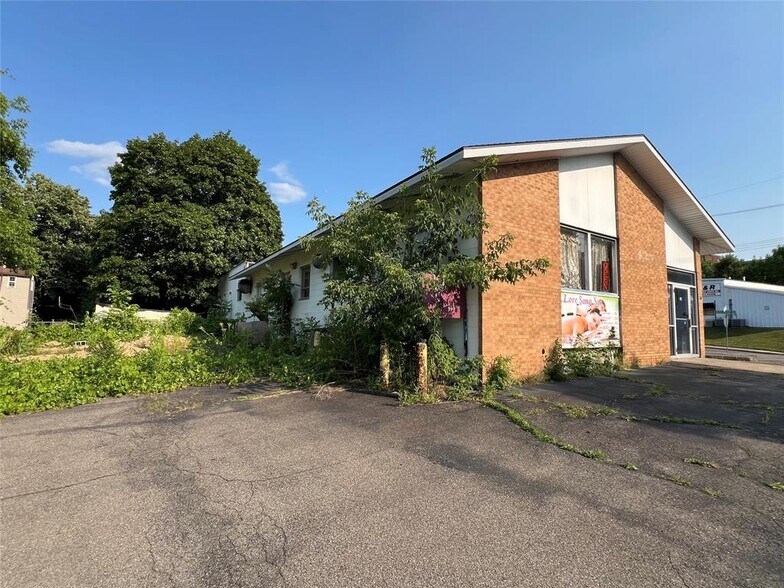 More Photos Of 24 Emma St, Binghamton General Retail For Sale