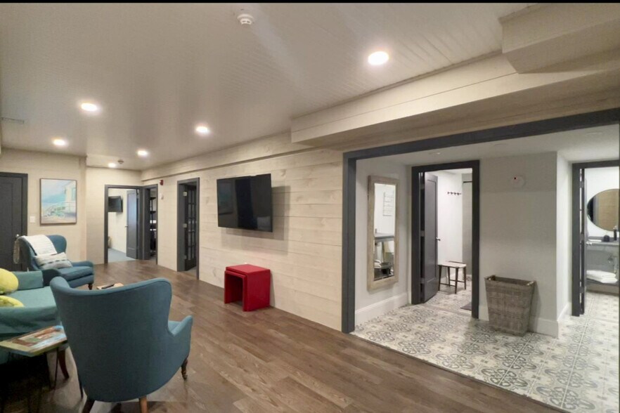 More Photos Of 156 Teaticket Hwy, Falmouth Freestanding For Sale