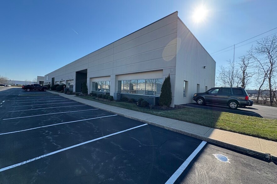 More Photos Of 1720 Fortune Ct, Lexington Light Distribution For Lease