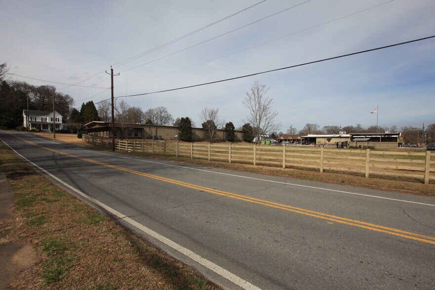 More Photos Of 212 Church st, Rockmart Specialty For Sale