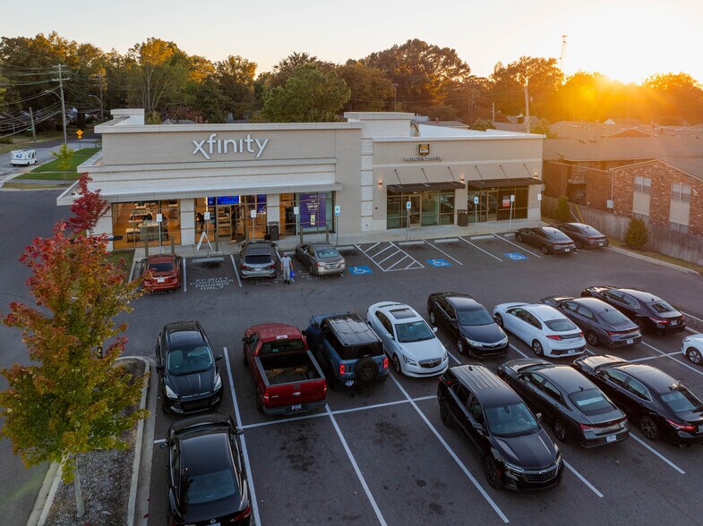 More Photos Of 2847 Poplar Ave, Memphis Storefront Retail Office For Sale