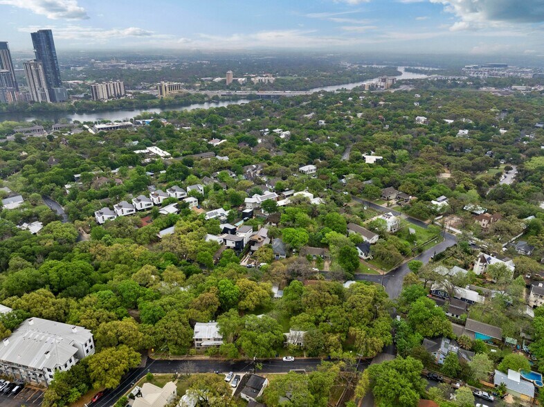 More Photos Of 302 Park Ln, Austin Land For Sale
