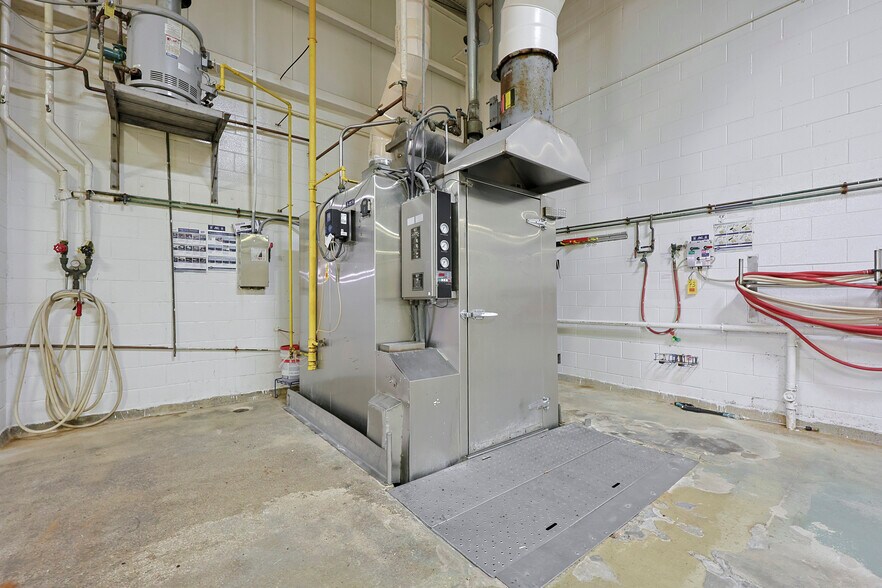 More Photos Of 125 Liberty St, Brockton Manufacturing For Lease