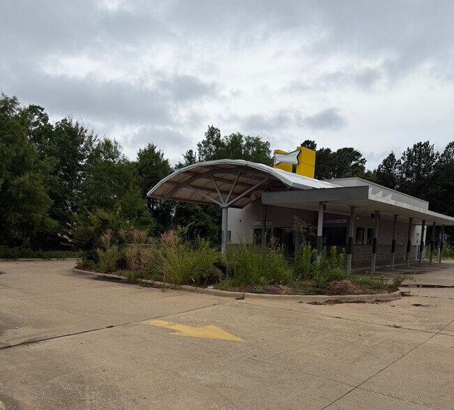 Primary Photo Of 7130 Mansfield Rd, Shreveport Fast Food For Sale