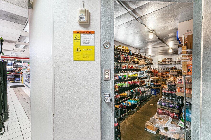 More Photos Of 295 S Broadway, Denver Service Station For Sale