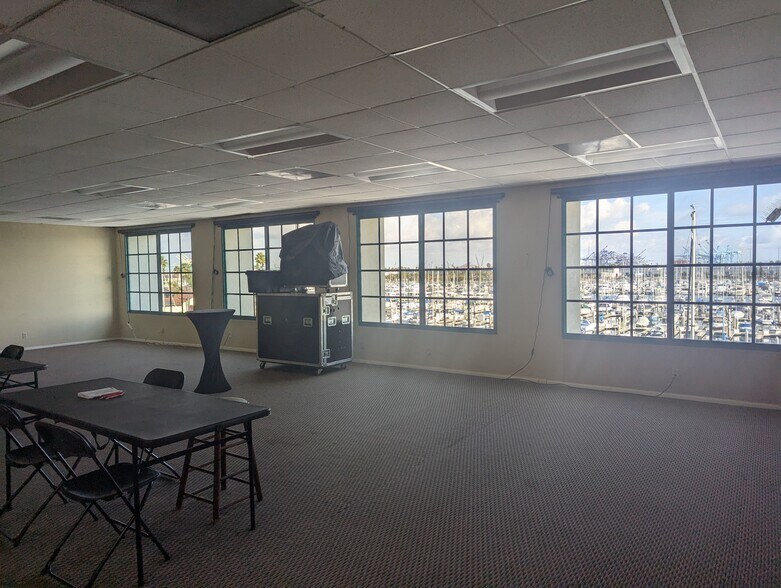 More Photos Of 2500 Via Cabrillo Marina, San Pedro Office For Lease