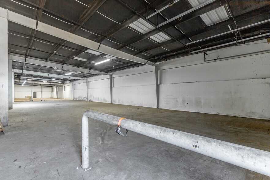 More Photos Of 406 4th Ave, Dalton Manufacturing For Sale