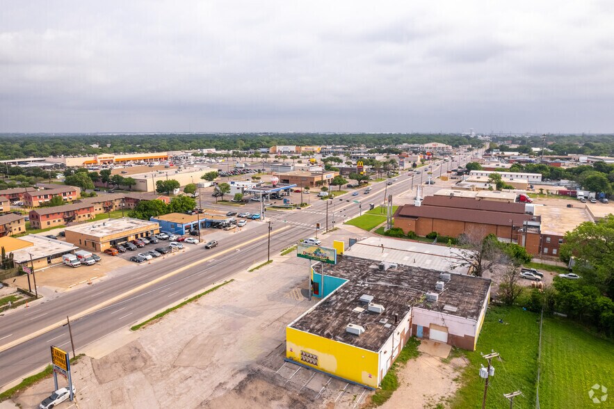 More Photos Of 11000 Garland Rd, Dallas Unknown For Lease