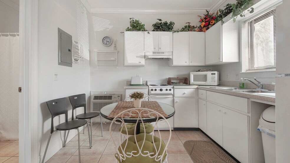 More Photos Of 8614 Surf Dr, Panama City Beach Hotel For Sale