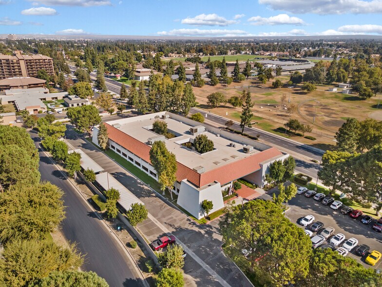 More Photos Of 1601 New Stine Rd, Bakersfield Office For Lease