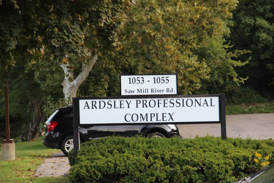 More Photos Of 1053-1055 Saw Mill River Rd, Ardsley Medical For Lease