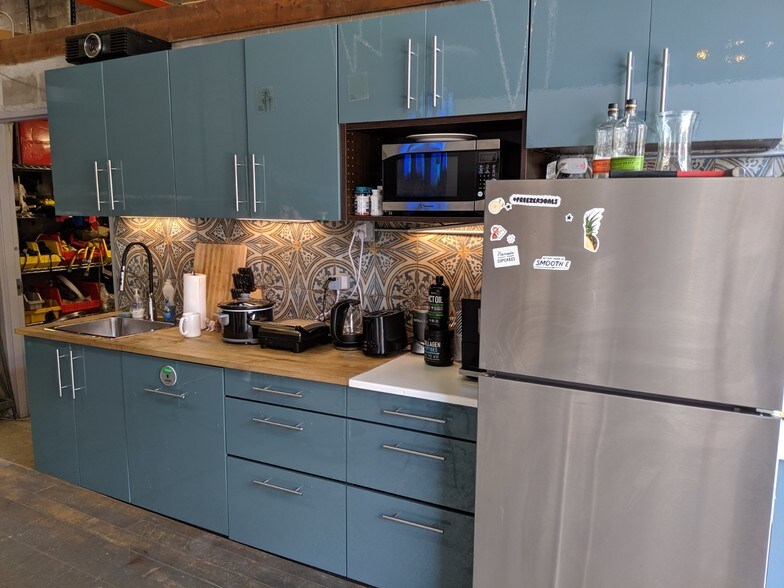 More Photos Of 306 Water St, Brooklyn Warehouse For Lease