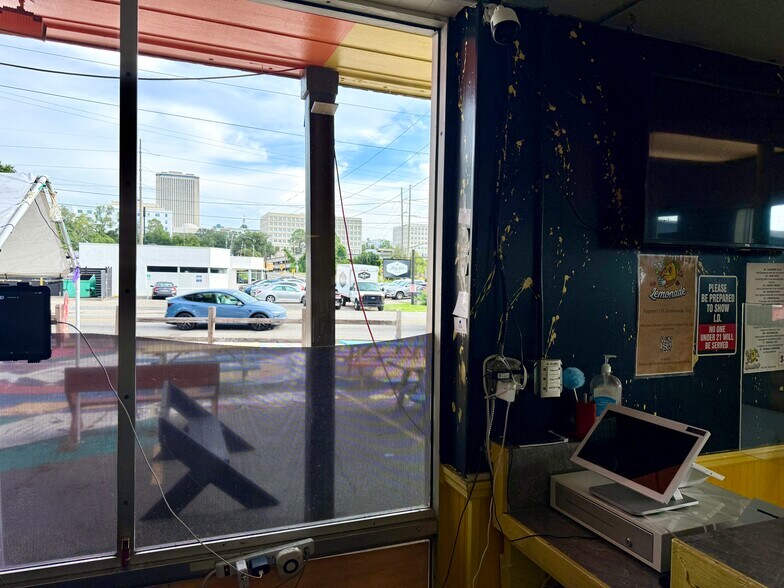 More Photos Of 1314 S Adams St, Tallahassee Convenience Store For Lease