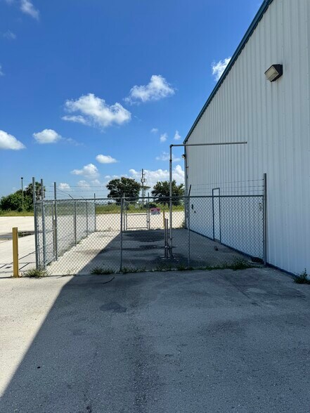 More Photos Of 544 Airglades Blvd, Clewiston Distribution For Lease