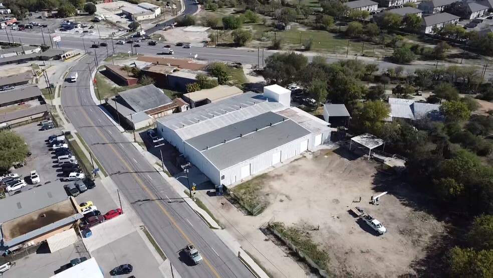 More Photos Of 2833 Roosevelt Ave, San Antonio Industrial For Lease