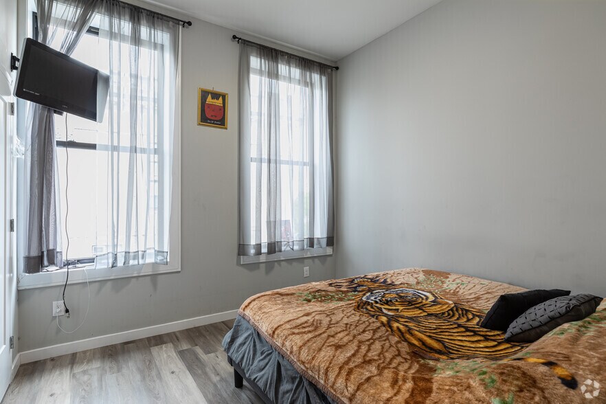 More Photos Of 136 Washington St, Paterson Apartments For Sale