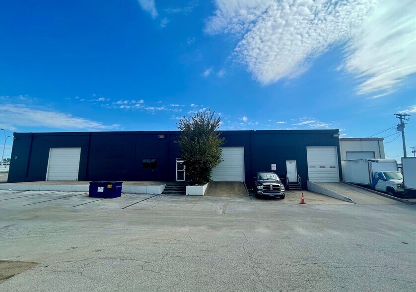 More Photos Of 1035 N Henderson St, Fort Worth Industrial For Lease