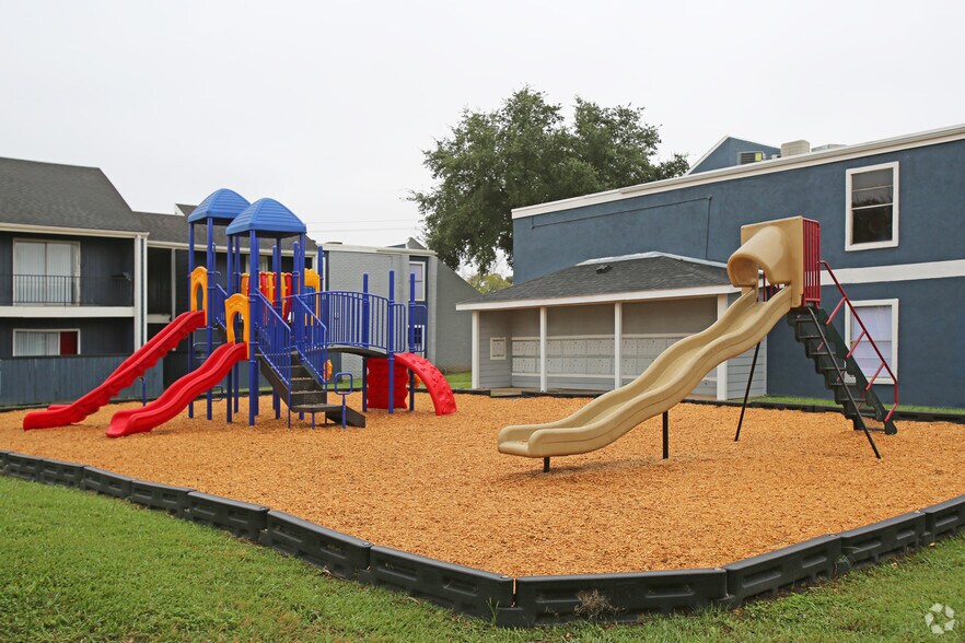 More Photos Of 801 S Allen Genoa Rd, South Houston Apartments For Sale