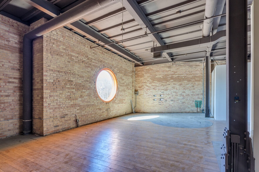 More Photos Of 1220 Mound Ave, Racine Self Storage For Sale