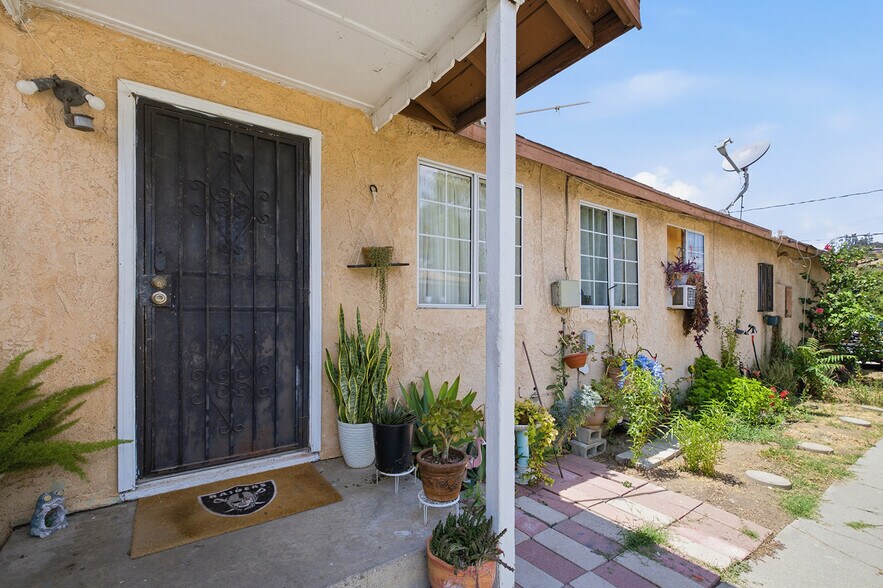 More Photos Of 1250-1272 Murchison Ave, Pomona Apartments For Sale