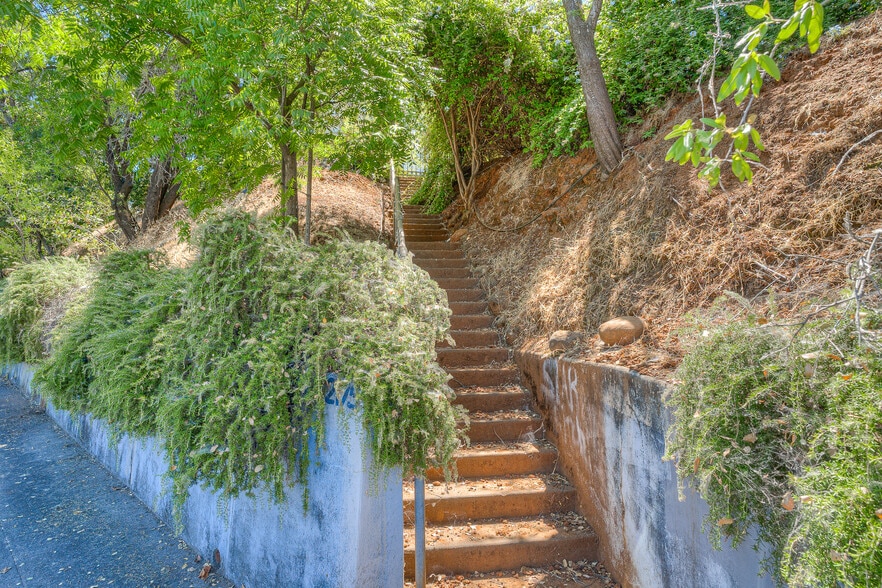 More Photos Of 2109 Robinson St, Oroville Specialty For Sale