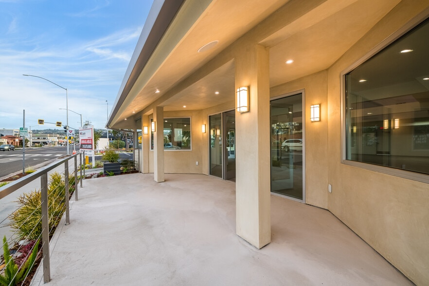 More Photos Of 1109 S Pacific Coast Hwy, Redondo Beach Restaurant For Lease