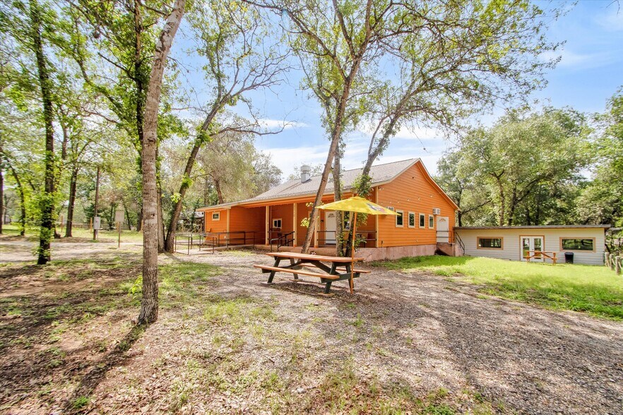 More Photos Of 3710 Waterwood Pass, Elmendorf Restaurant For Sale