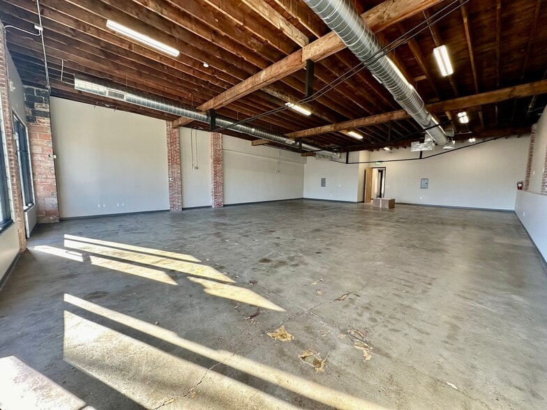 More Photos Of 607 S Public Rd, Lafayette Freestanding For Lease