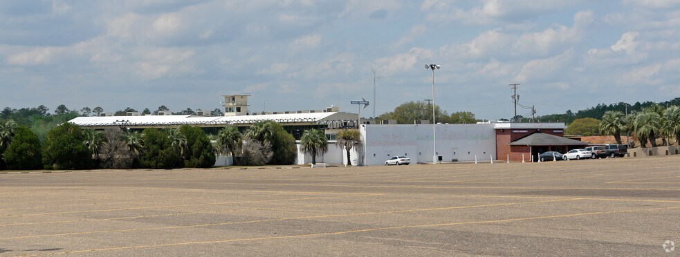 Primary Photo Of 3079 N Us-19, Monticello Racetrack For Sale